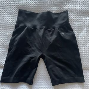 Black ribbed bike shorts